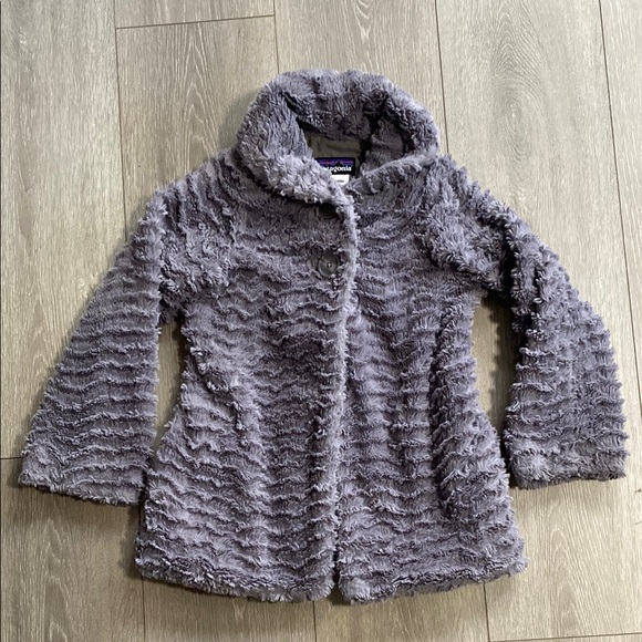 Patagonia Girls Sz XS 5 6 Kids Gray Fuzzy Jacket Peacoat Winter Soft Button Long - Picture 1 of 5